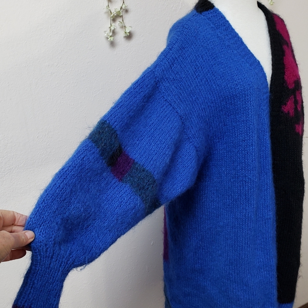 Designer Sweater - Picture 5 of 8